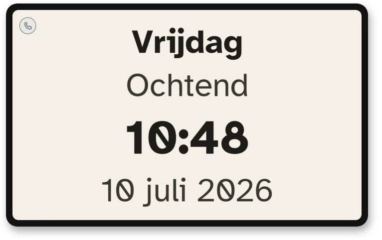 L'heure affichée en très grand sur la tablette